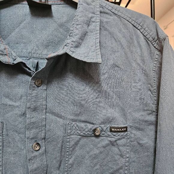 Oakley long-sleeved button down shirt for men - Picture 2 of 5